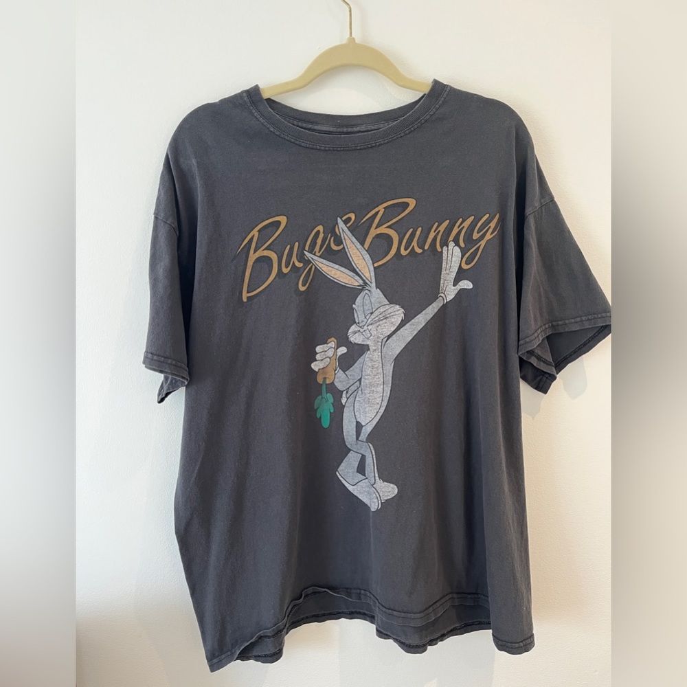 bugs bunny graphic tee